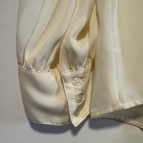 Express Cream Blouse with Bow Detail - Picture 4 of 10